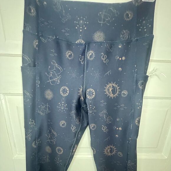 NWTs Johnny Was Calme 7/8 Celestial Leggings - Picture 2 of 11